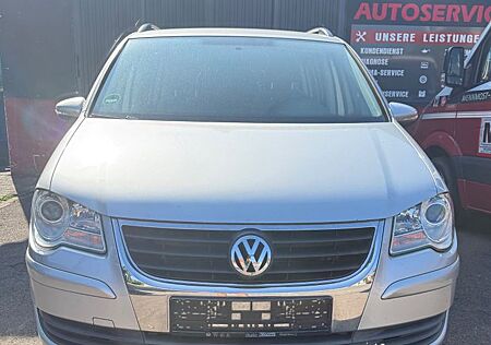 VW Touran Volkswagen Trendline/ 7- Sitzer- 8- fach bereift
