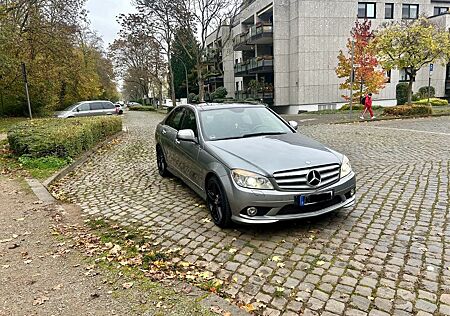 Mercedes-Benz C 280 4MATIC AVANTGARDE AMG VOLL PANO Bi-Xenon