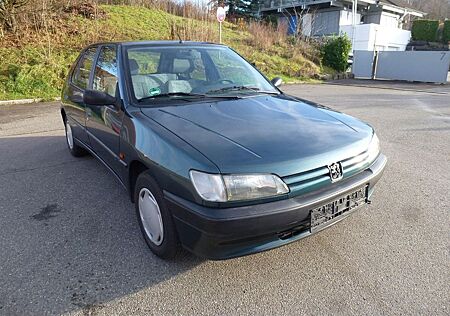 Peugeot 306 1.4 XR * Oldtimer * Top Zustand * wenig km *