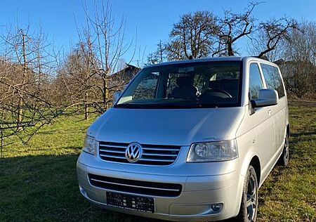 VW T5 Caravelle Volkswagen 2.5 TDI