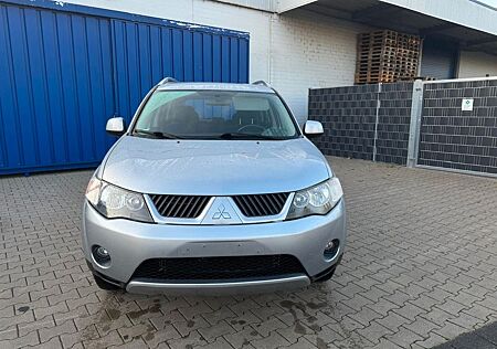 Mitsubishi Outlander 2.4 Invite,2 Hand,Topgepflegt,