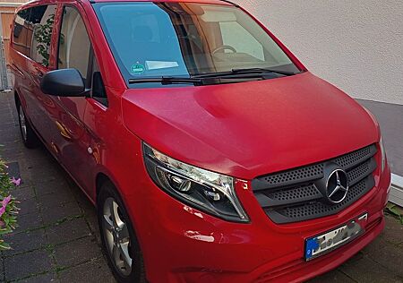 Mercedes-Benz Vito extra Lang mit Schiebetüren auf zwei Seiten
