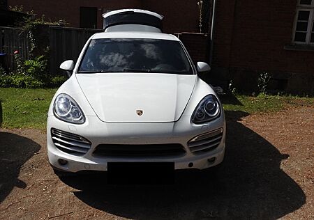 Porsche Cayenne - -