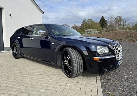 Chrysler 300C Touring 5.7 V8 HEMI AWD Autom. -