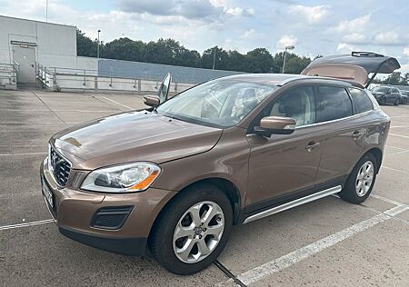 Volvo XC 60 XC60 D5 AWD Geartronic Summum