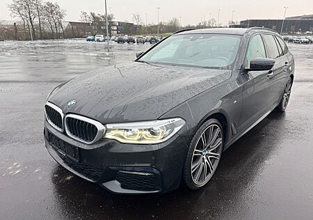 BMW 540i Touring 340PS xDrive M-Sport 16544