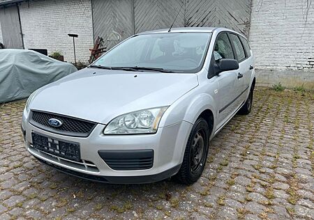 Ford Focus 1,6 TDCi * 1 jahr Tüv & Voll Fahrbereit *
