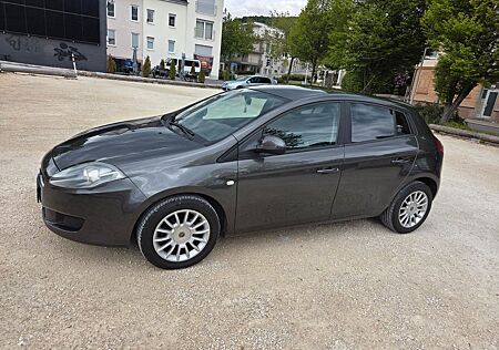 Fiat Bravo 1.4Benzin 16V Active |TÜV Neue bis 06.2028