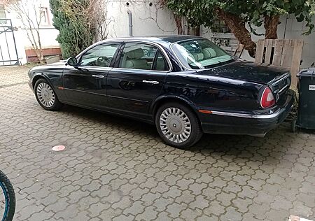 Jaguar XJR