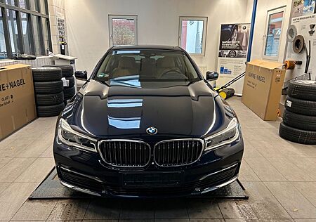 BMW 730d /Leder/STH/Glasdach/RFK/HUD/DAB