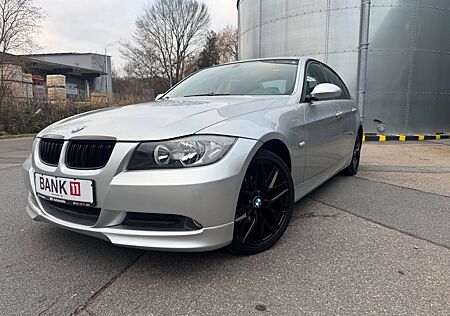 BMW 318i *3.HD*START/STOP*AUX*SHZ*PDC*18 ZOLL*