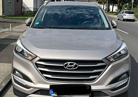 Hyundai Tucson blue 1.6 GDI Trend2WD Trend