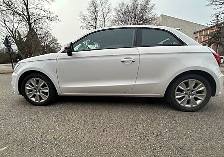 Audi A1 1.0 TFSI ultra S tronic -