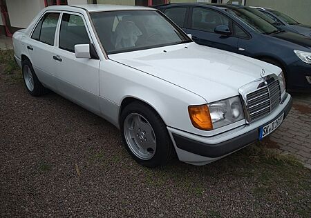 Mercedes-Benz 260