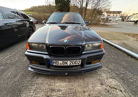 BMW 320i E36 Touring