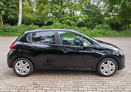 Peugeot 208 PureTech 82 Signature Signature
