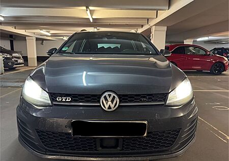 VW Golf Volkswagen 2.0 TDI Automatik PANORAMA Navi ACC 2. Hand
