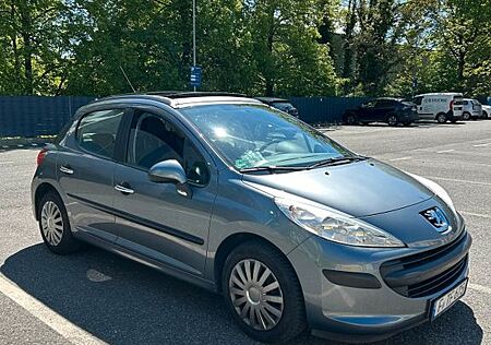 Peugeot 207 TÜV, Bremsen, Reifen, Öl neu elektr. Schiebedach