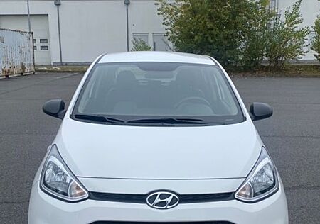 Hyundai i10 Basis/1. HAMD/SCHECKHEFT/25TKM/USB/AUX