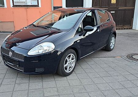 Fiat Grande Punto 1.4 8V Dynamic viele neue Teile.