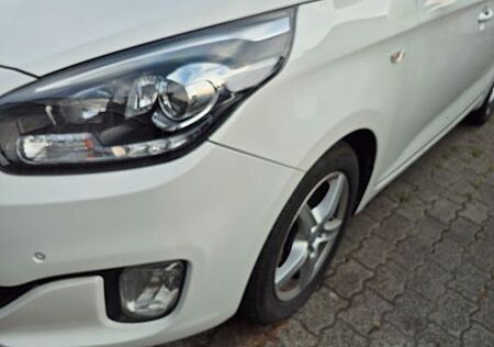 Kia Carens 1.7 CRDi 136PS Dream Team Edition Dre...