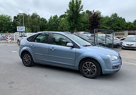 Ford Focus Lim. Ghia 1.6.Automatik
