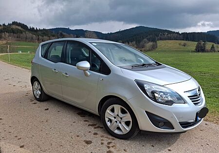 Opel Meriva 1.7 CDTI AHK 8-fach bereift Winterräder