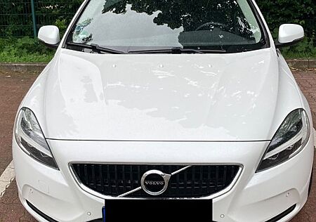 Volvo V40 D2 Momentum AUTOMATIK/KAMERA/Frontschei. Hzg