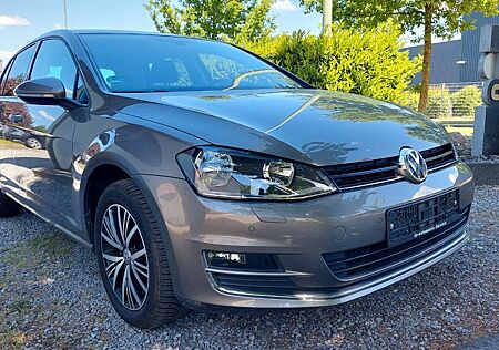VW Golf Volkswagen 1.2 TSI BMT ALLSTAR - 110 PS - TOP