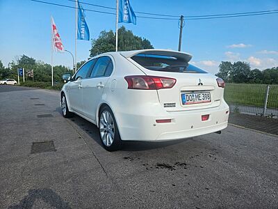 Mitsubishi Lancer 1.6  X-tra  5 türig Klimaautomatik