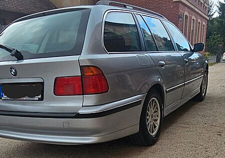 BMW 520i Touring Neu Tüv. Kein Rost