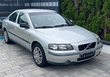 Volvo S60 2.4 Comfort-RENTNERFAHRZEUG - TAUSCH MÖGLICH