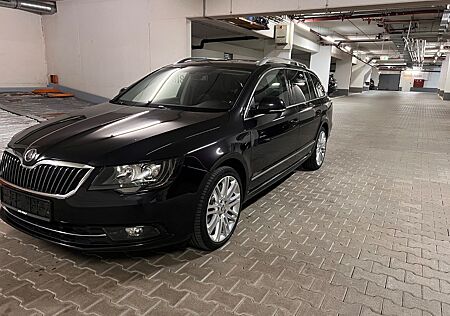 Skoda Superb 3.6 V6 DSG 4x4 Ambition Combi Ambition