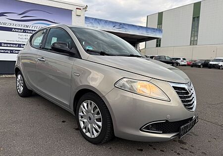 Lancia Ypsilon Gold Hu neu