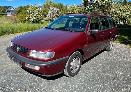 VW Passat Volkswagen 1.8i Kombi 3.Hand/SD/TÜV 01-2026