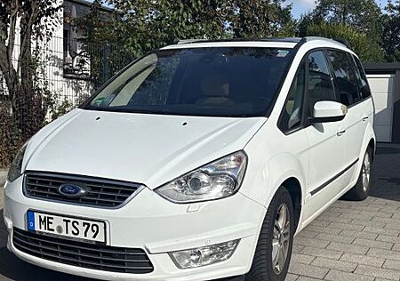 Ford Galaxy 2,0 EcoBoost SCTi Ghia PowerShift Ghia
