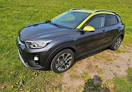 Kia Stonic 1.0 T-GDI 100 Dream-Team Edition Drea...