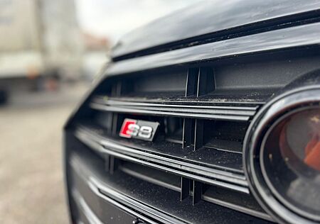 Audi S8 TFSI quattro tiptronic -
