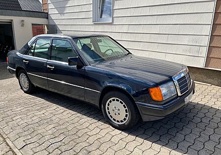 Mercedes-Benz E 280 Limousine H - Kennzeichen alles original