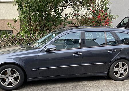 Mercedes-Benz E 200 KOMPRESSOR T AVANTGARDE, Anhängerkupplung