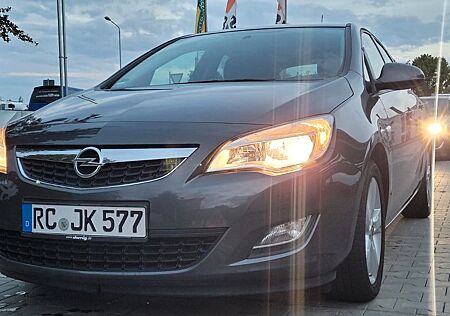 Opel Astra 1.4 Turbo "150 Jahre ", Lim. TÜV neu