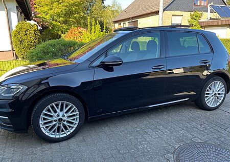 VW Golf Volkswagen 1.5 VII *Panorama*Standhzg.*BiXenonn