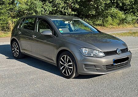 VW Golf Volkswagen 7 1.4 TSI (122 PS), 1.Hand, top gepflegt