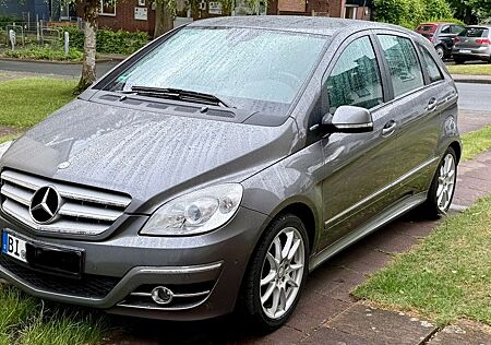 Mercedes-Benz B 180 Blue EFFICIENCY - TÜV & Batterie NEU