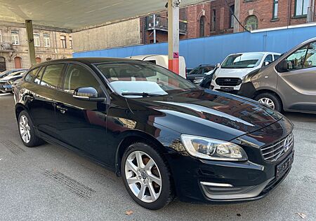 Volvo V60 2.0 D3 Edition NAVI XENON PDC