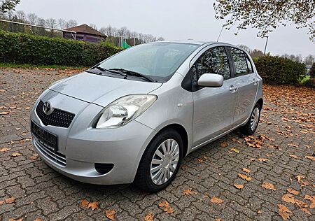 Toyota Yaris Basis 1.0 Scheckheft 100T KM Klima