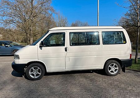 VW T4 Multivan Volkswagen - Campingbus mit Faltdach