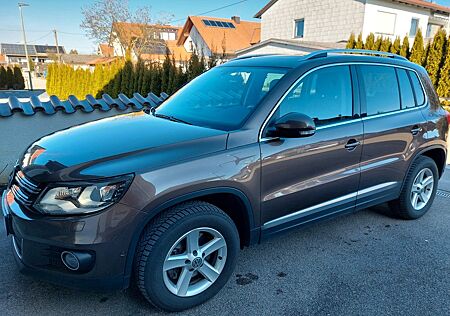 VW Tiguan Volkswagen 2.0 TDI DSG 4MOT BMot Tech Sport & St...