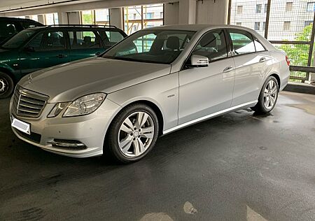 Mercedes-Benz E 200 CGI BlueEFFICIENCY AVANTGARDE AVANTGARDE