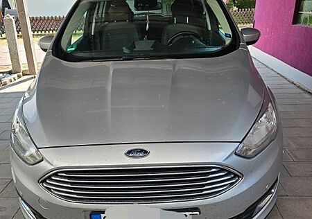 Ford Grand C-Max 2,0TDCi 110kW Titanium Titanium